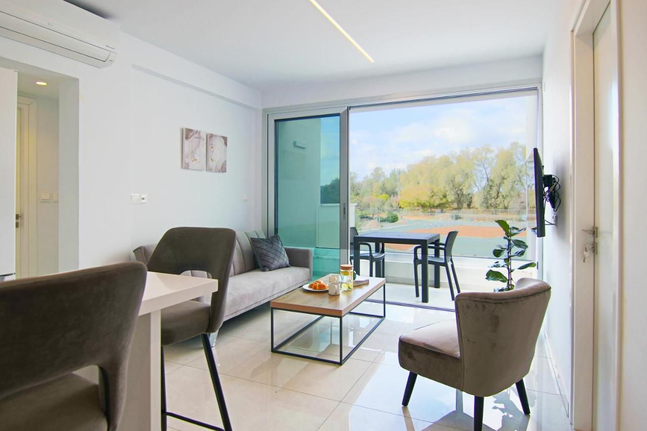 Phaedrus Living - Seaside Executive Flat Harbour 201 Apartment Paphos Bagian luar foto