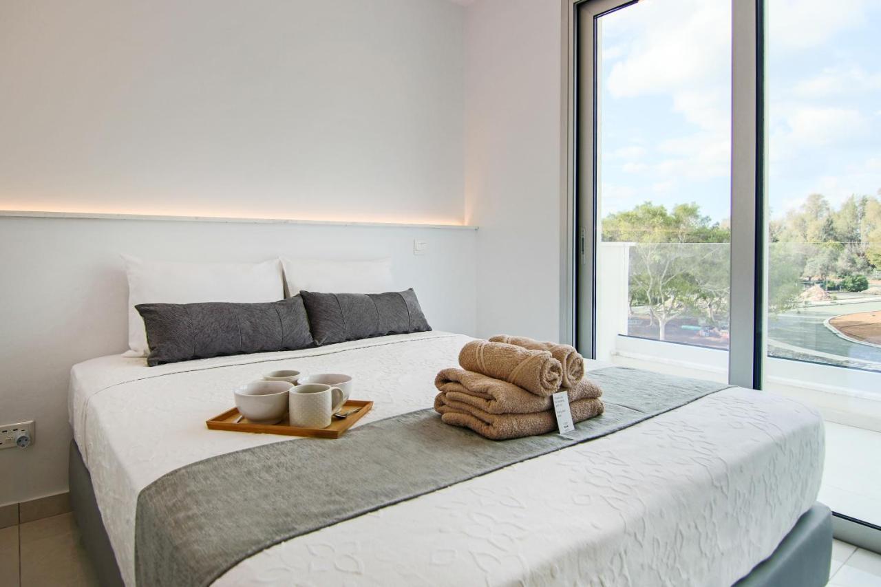 Phaedrus Living - Seaside Executive Flat Harbour 201 Apartment Paphos Bagian luar foto