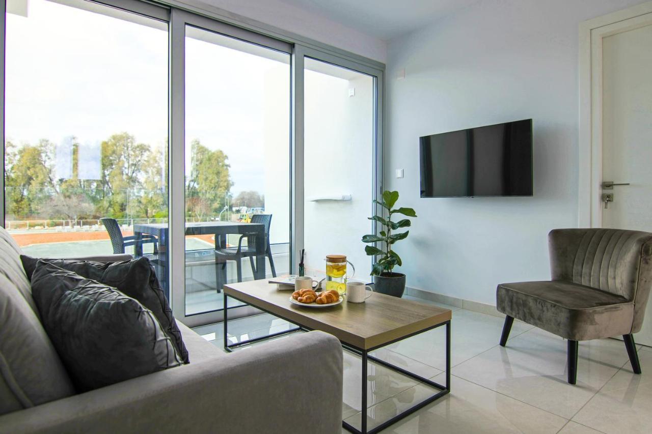 Phaedrus Living - Seaside Executive Flat Harbour 201 Apartment Paphos Bagian luar foto