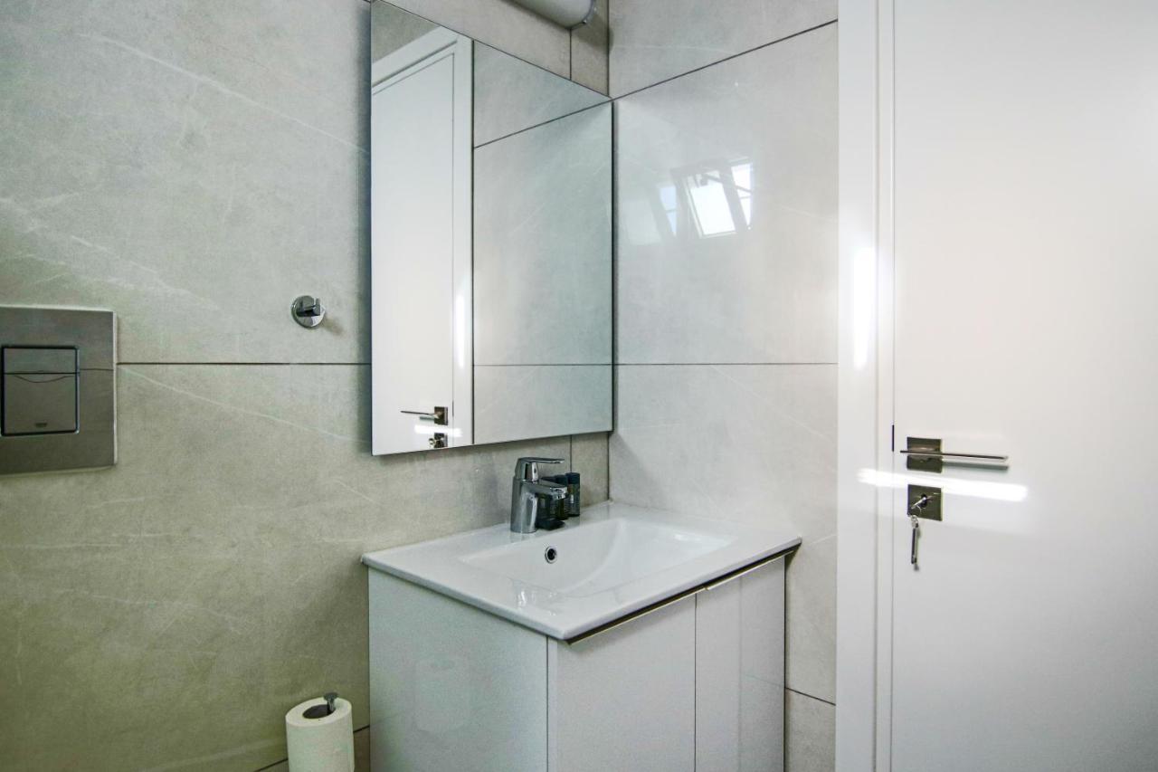 Phaedrus Living - Seaside Executive Flat Harbour 201 Apartment Paphos Bagian luar foto